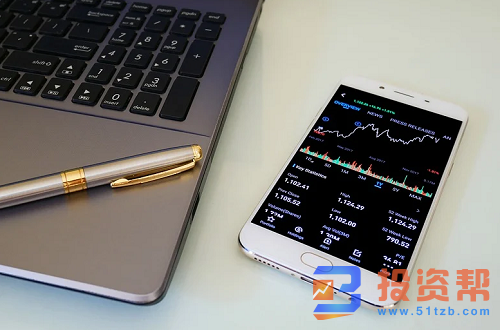 道琼斯指数和纳斯达克指数的区别是什么?